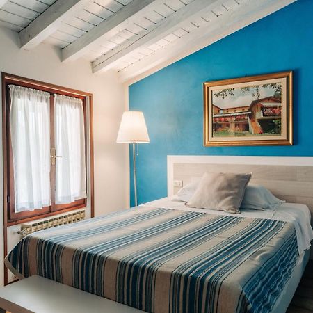 Hotel Colomber ガルドーネ・リヴィエラ エクステリア 写真